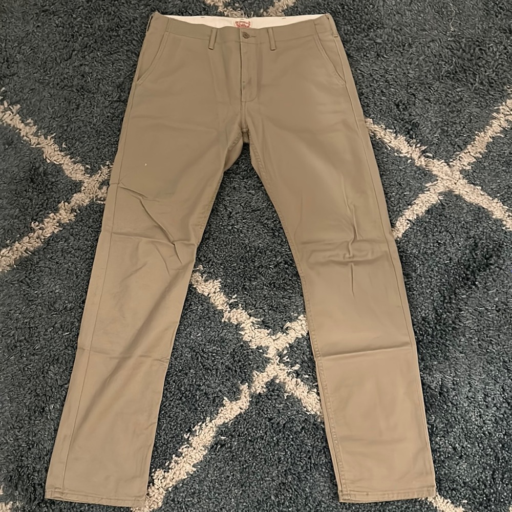 LEVIS CHINO PANTS
